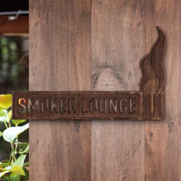 Wooden Sign Madera "Smoker Lounge"